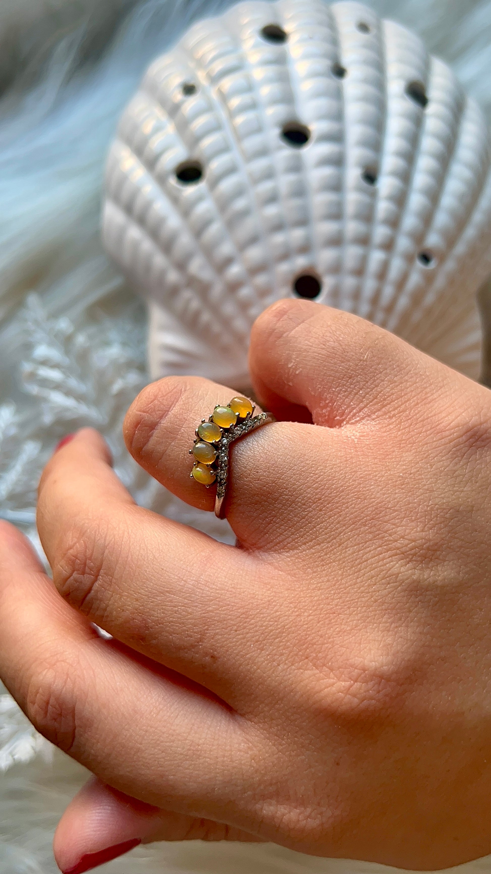 Anello in opale
